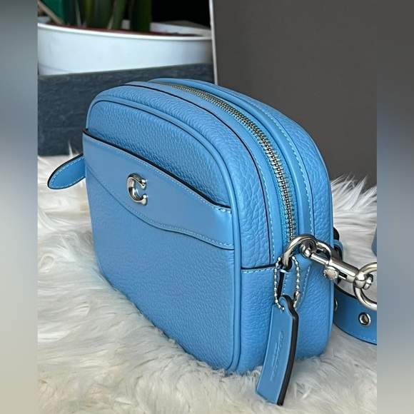 💰SOLD - CC386 - Coach Camera Bag - Picture 4 of 12